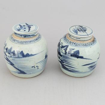Two blue and white jars with cover, Qing dynasty, 19th Century.