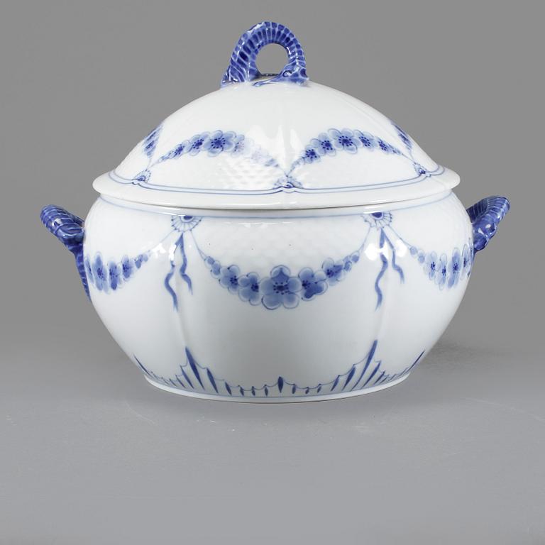 TERRIN, porslin, "Empire", Bing & Gröndahl, omkring 1900-talets mitt.