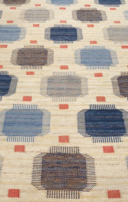 Märta Måås-Fjetterström, A CARPET, "Blåplump", flat weave, ca 301,5 x 202 cm, signed AB MMF.