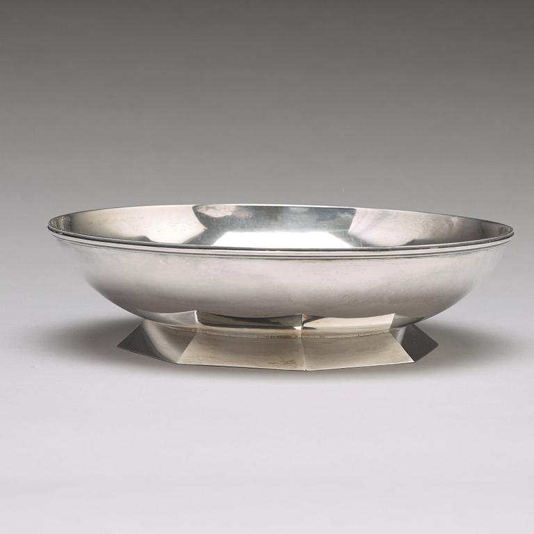 Wiwen Nilsson, a sterling silver bowl "Kungaskålen/The King's bowl", Lund, Sweden 1969.