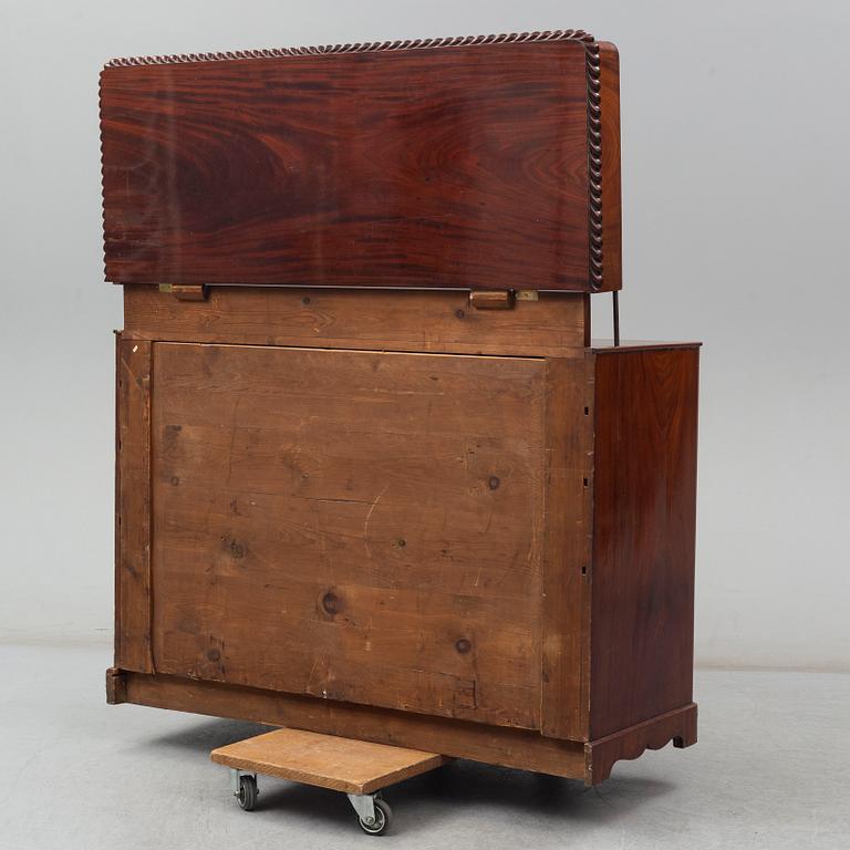SKÄNK / SERVERINGSBÄNK, Nyrokoko, 1800-talets andra hälft.