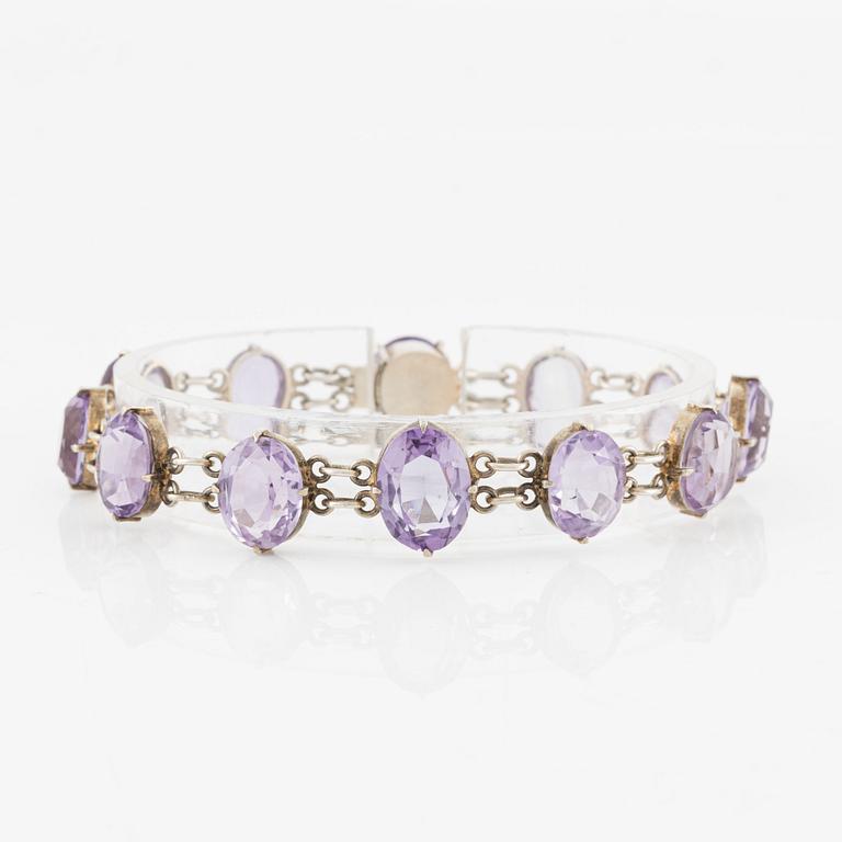 Bracelet, silver with amethysts.