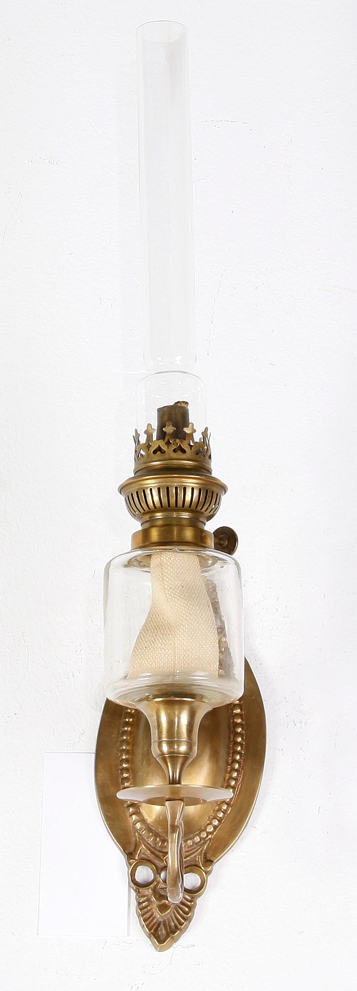 VÄGGARMATURER, 2 st, mässing och glas, 1900-tal.