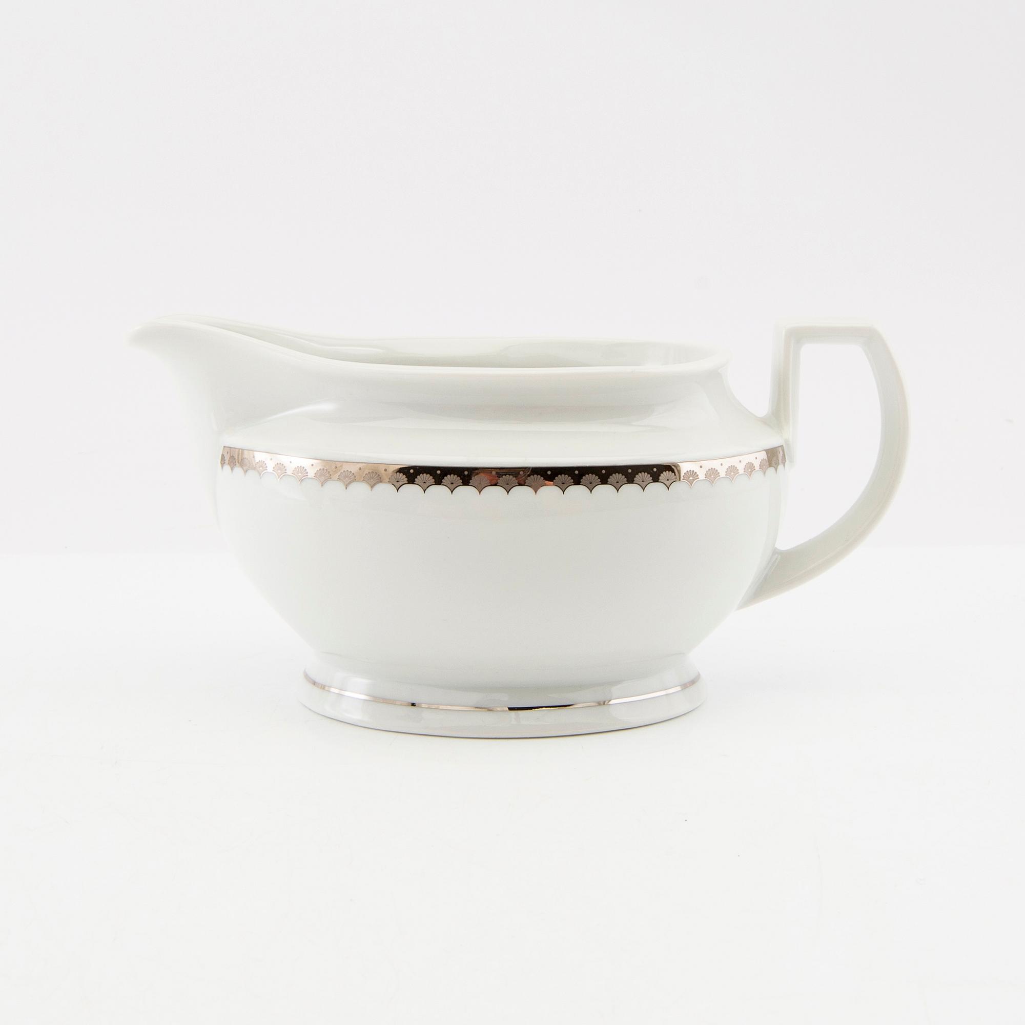 Sigvard Bernadotte, service approximately 95 pcs "Marianne", Christineholm, Fyrklövern late 20th century porcelain.