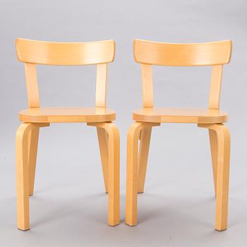 ALVAR AALTO, PÖYTÄ ja TUOLEJA, 4 kpl, malli 69, Artek, 1900-luvun viimeinen neljännes.