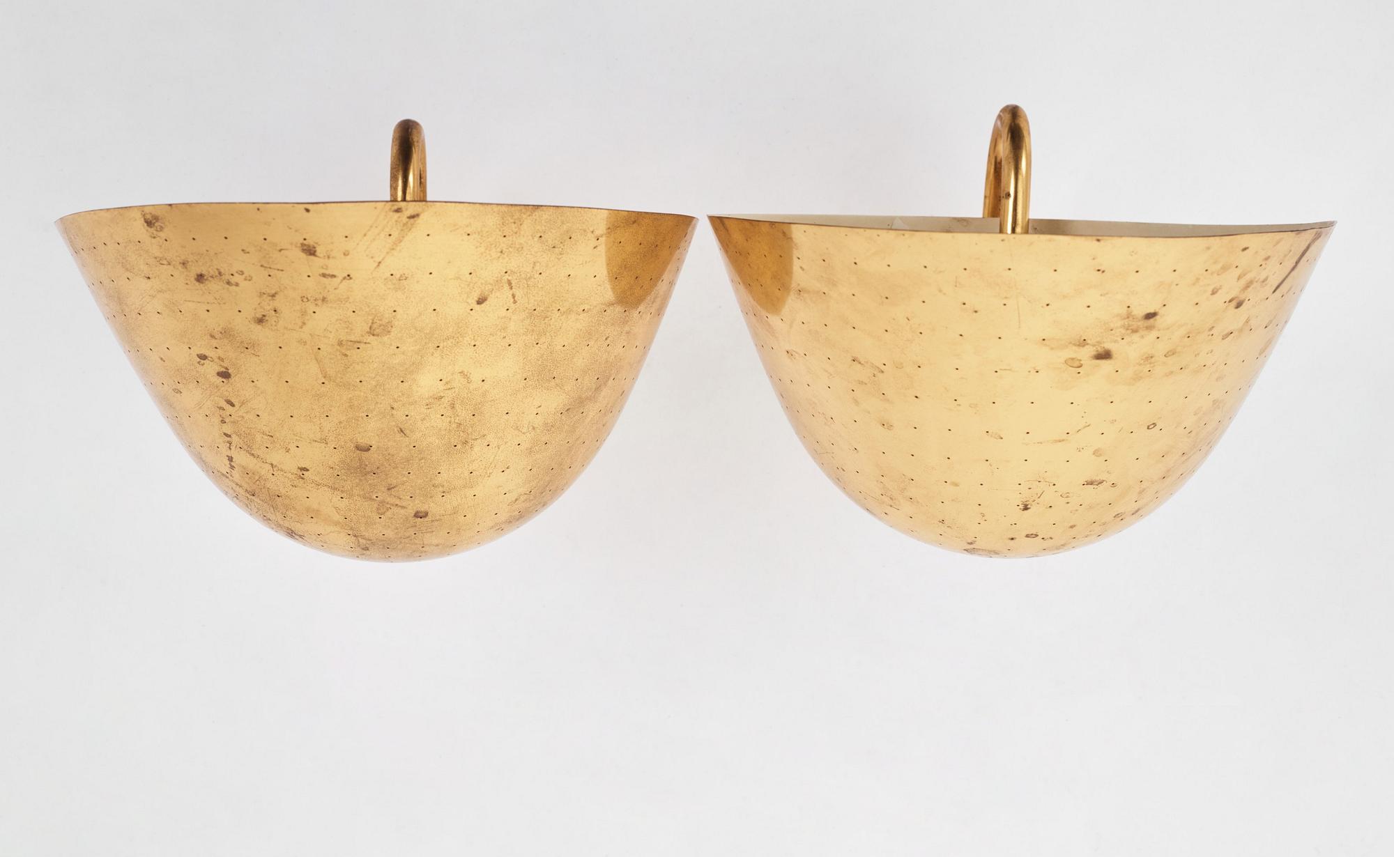 Carl-Axel Acking, vägglampetter, ett par, modell "5019", Bröderna Malmströms metallvarufabrik, Malmö 1940-50-tal.