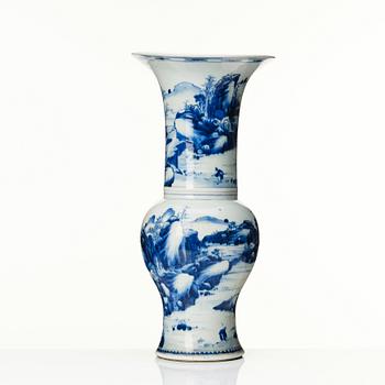 A Chinese blue and white 'yenyen' vase, Qing dynasty, Kangxi (1662-1722).