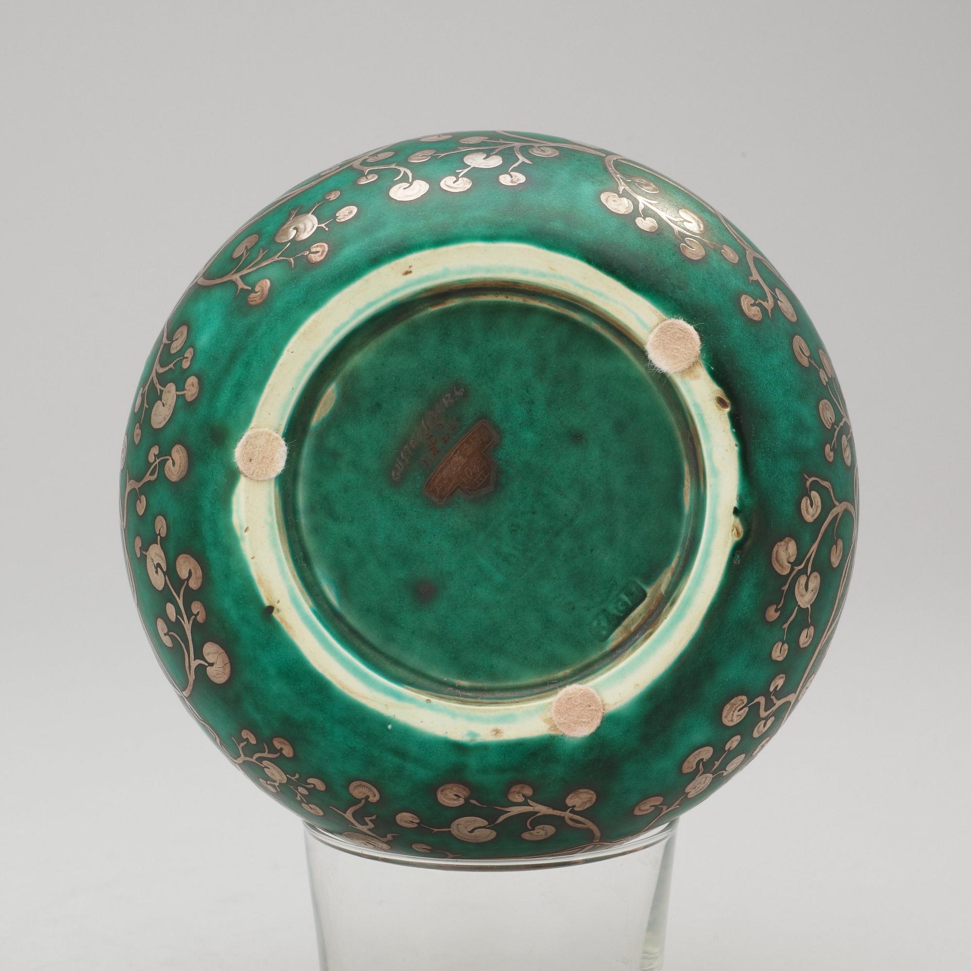 A Wilhelm Kåge Argenta stoneware jar, Gustavsberg 1934.