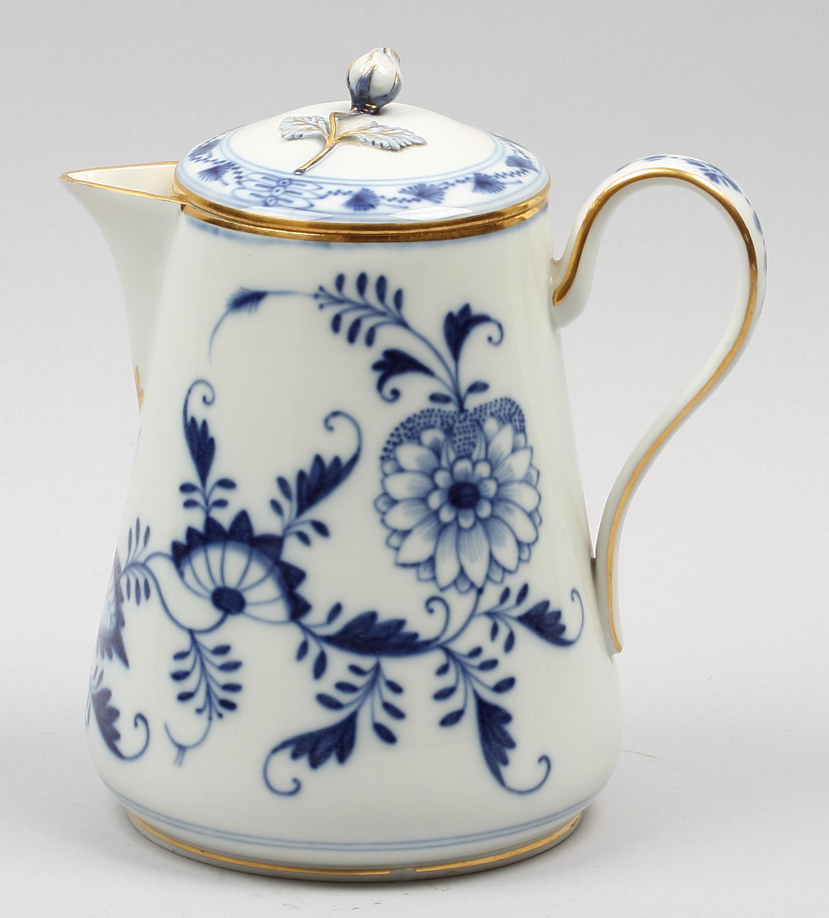 KANNA MED LOCK, porslin, Meissen, "Lökmönstret".