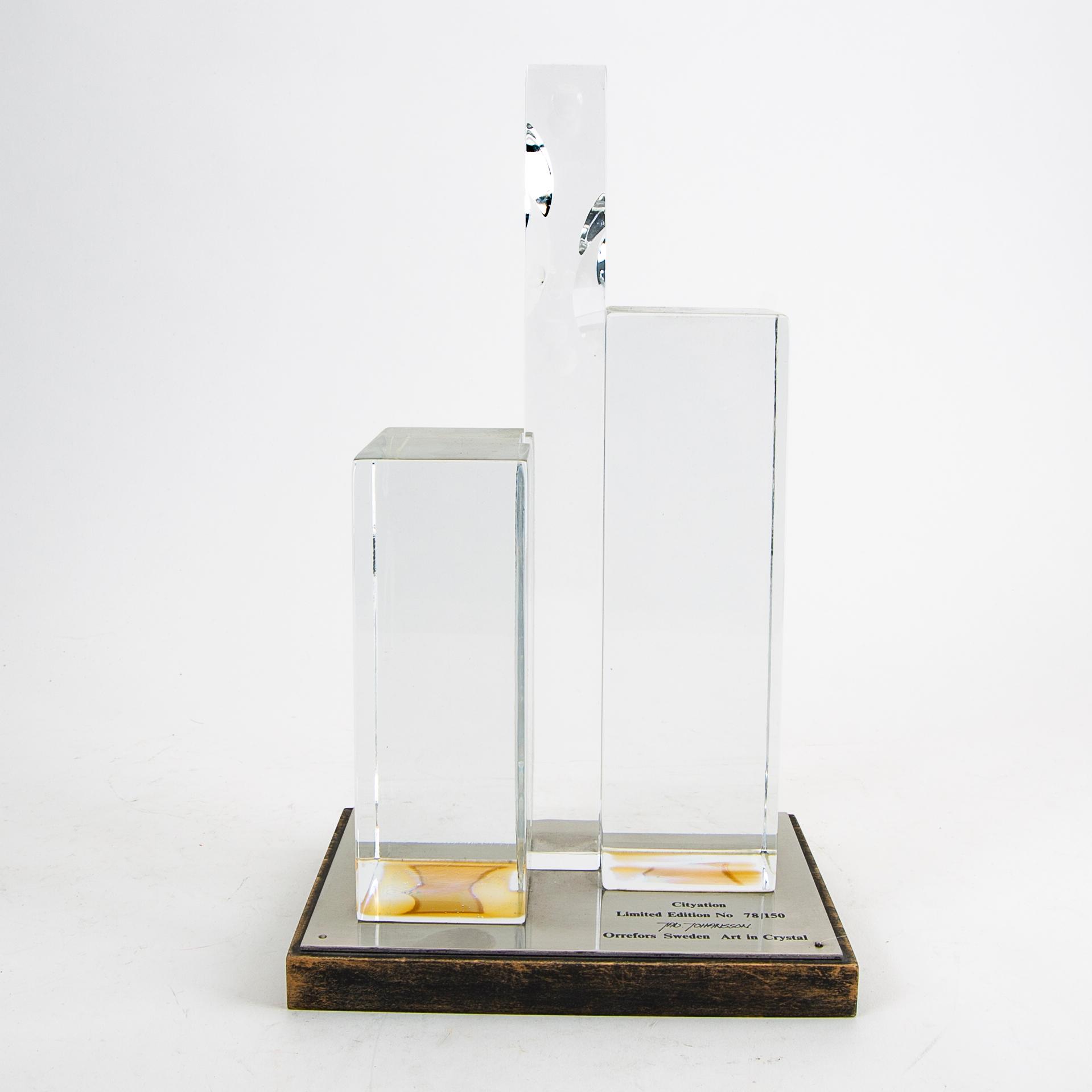 Jan Johansson, skulptur signerad och numrerad 78/150 plexi och glas Orrefors.