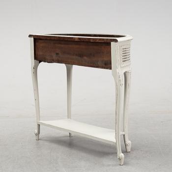 Blombord, rokokostil, från omkring år 1900.