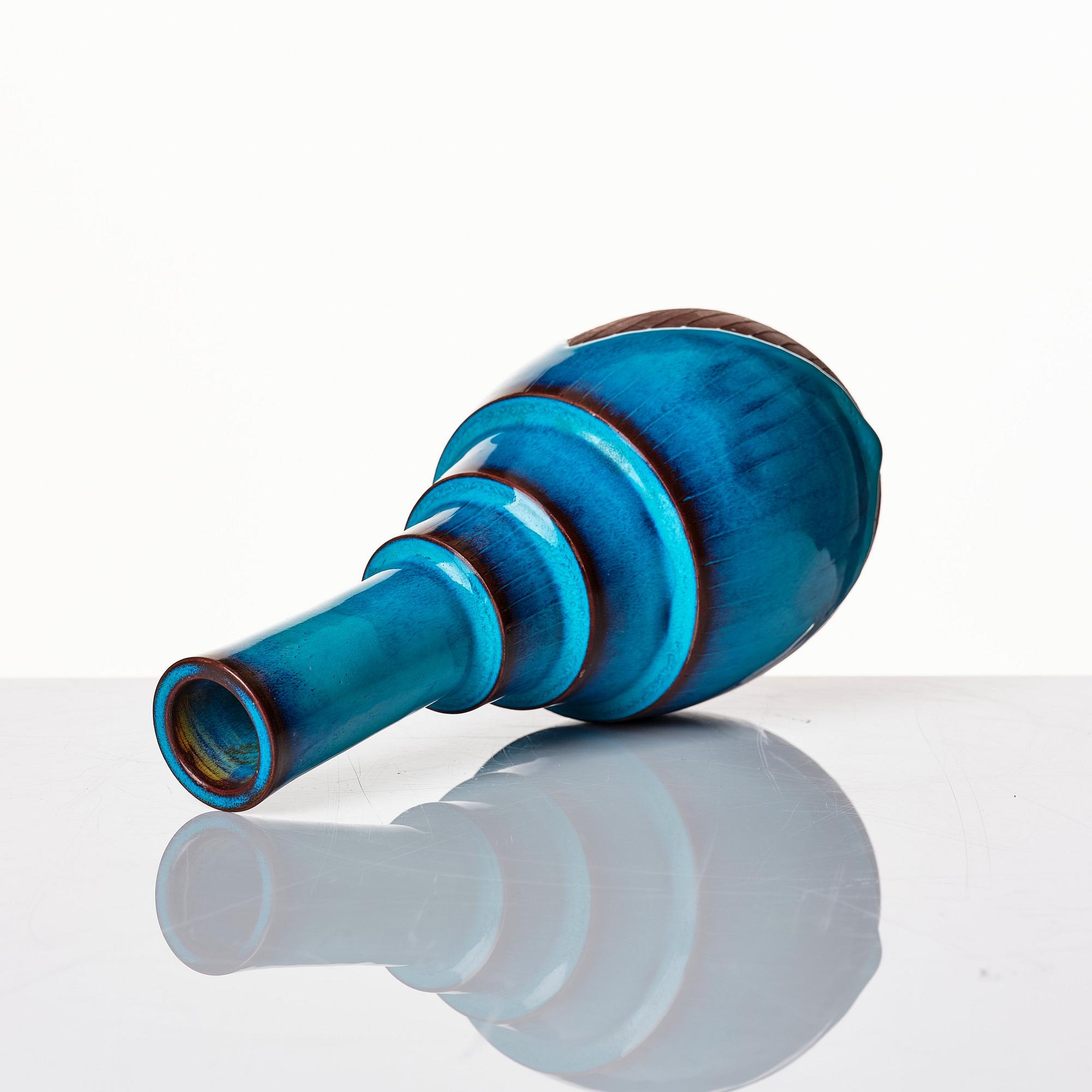 Wilhelm Kåge, a 'Farsta' partly glazed stoneware vase, Gustavsberg, Sweden 1940.