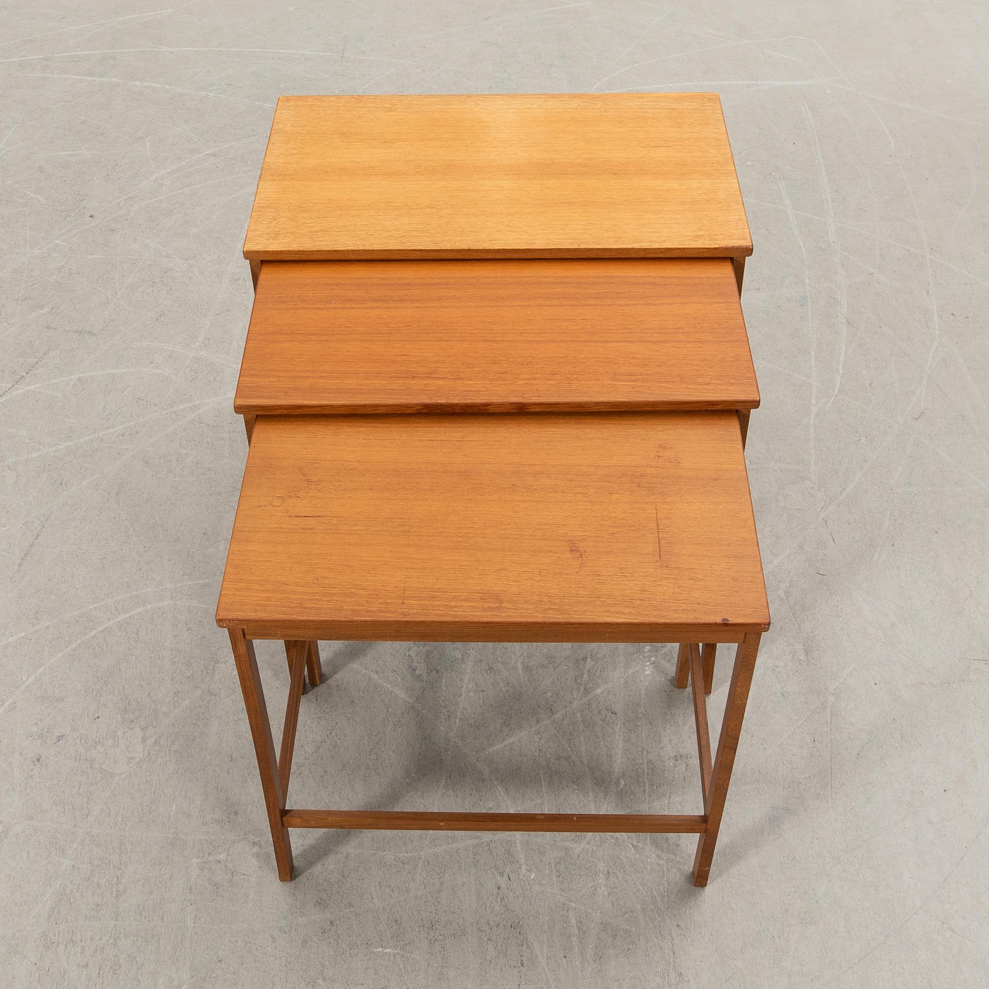 Satsbord  modern tillverkning.