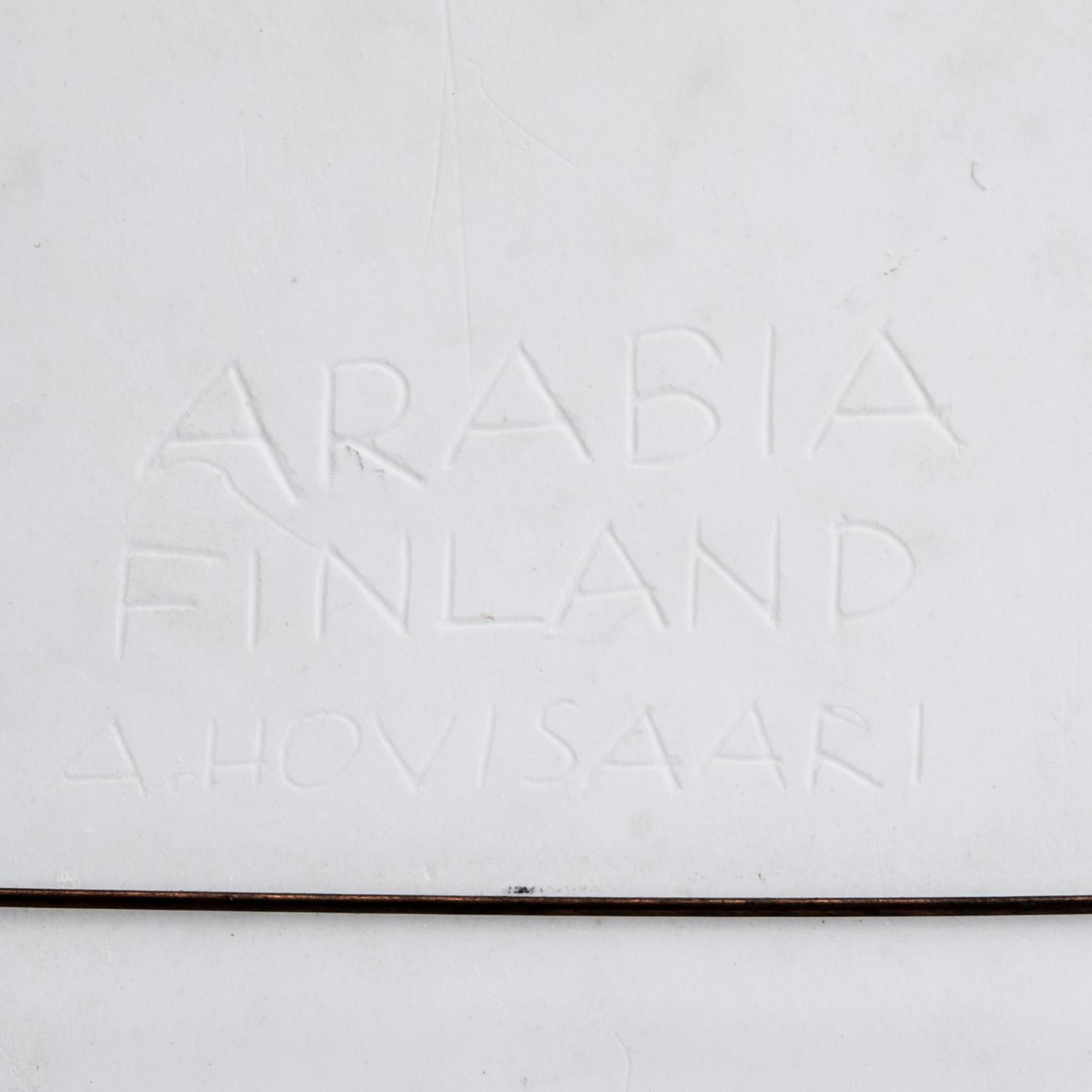 VÄGGRELIEF, stengods, signerad A. Hovisaari, Arabia Finland, 1900-talets senare hälft.