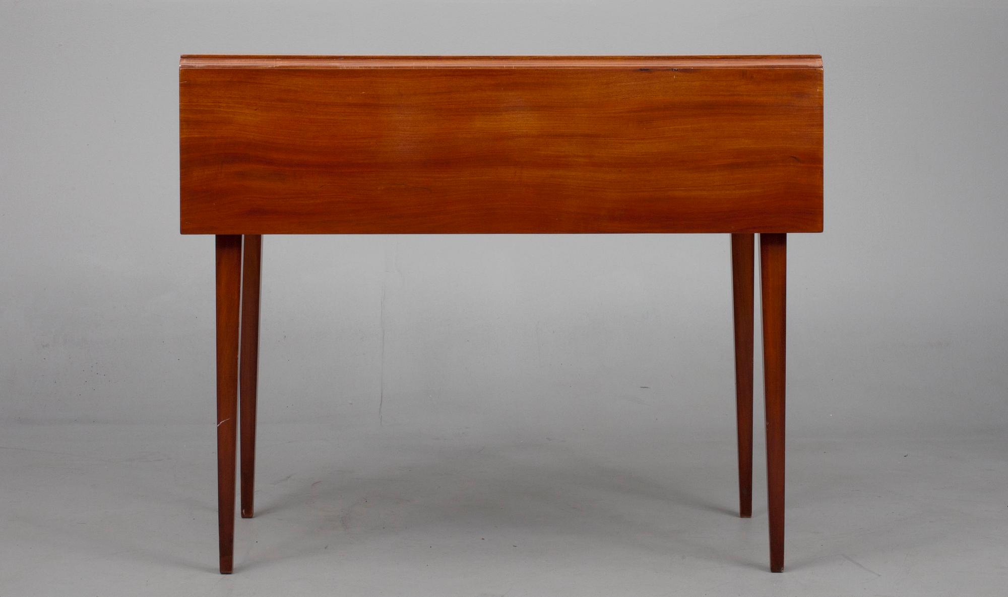 SIDEBOARD, mahogny, sengustaviansk, 1800-talets början.