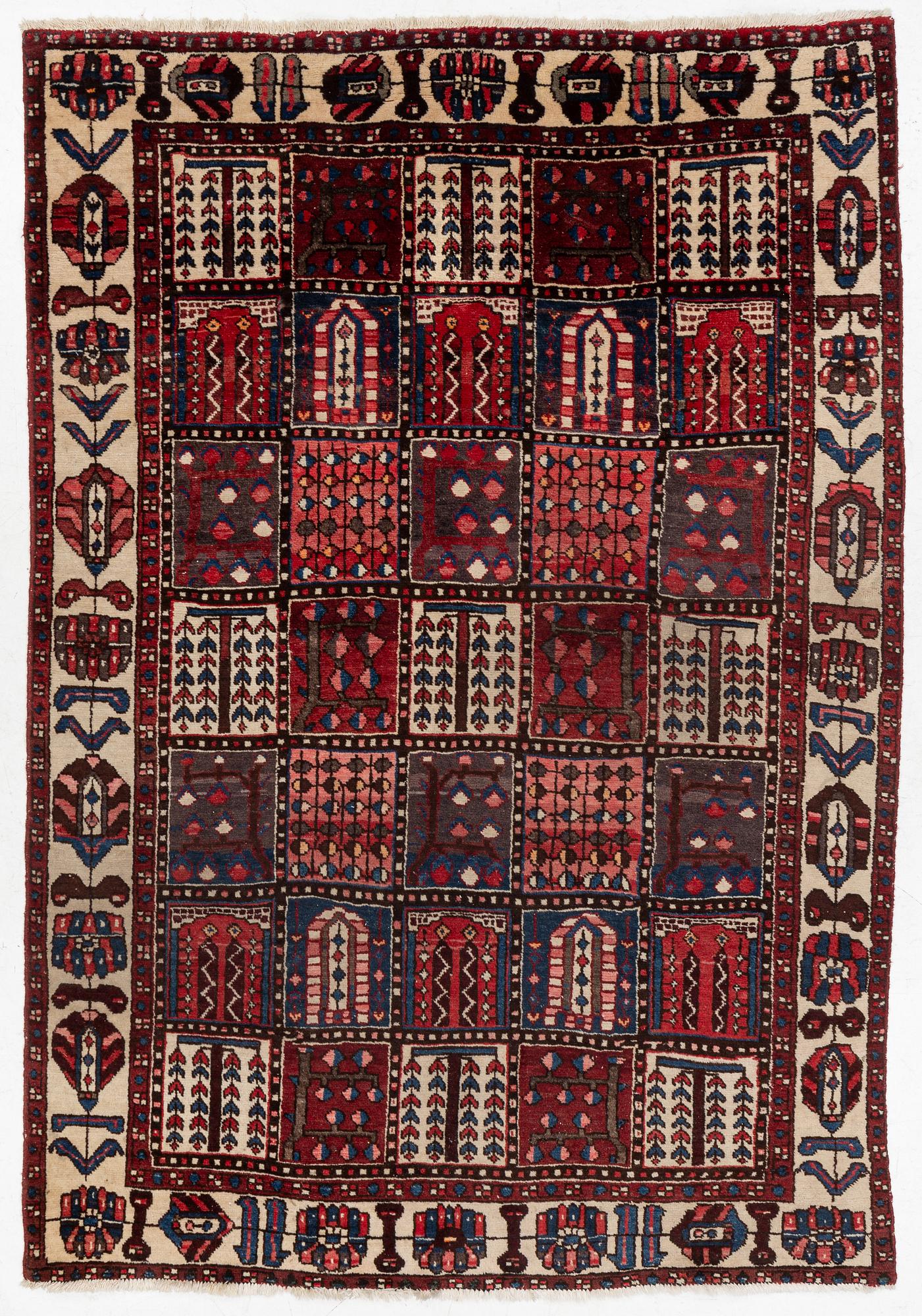 An oriental carpet, c. 290 x 200 cm.