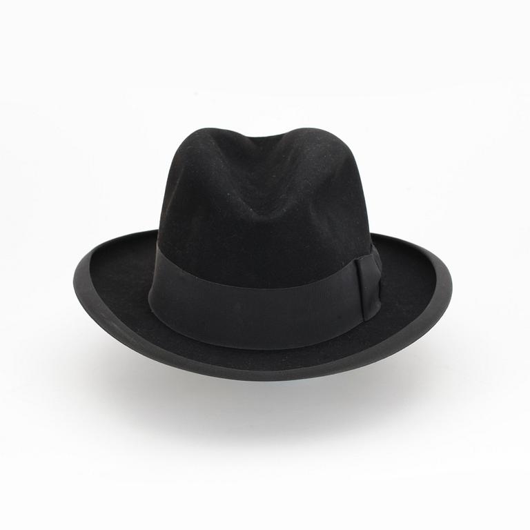 ROYAL STETSON, a black felt hatt, "Homburg".