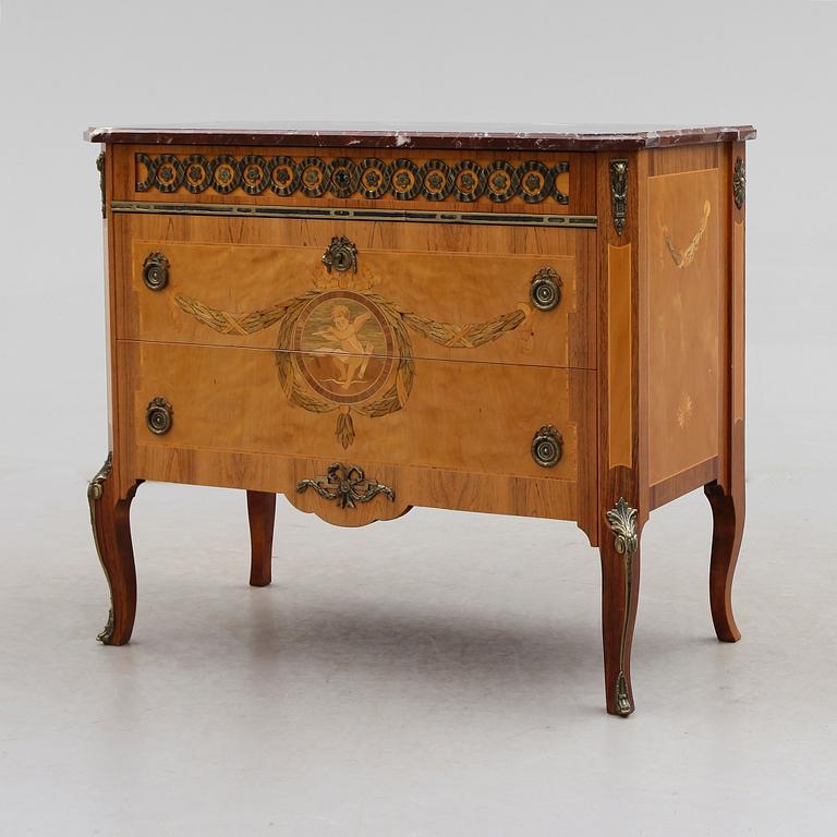 BYRÅ, gustaviansk stil, 1900-talets andra hälft.