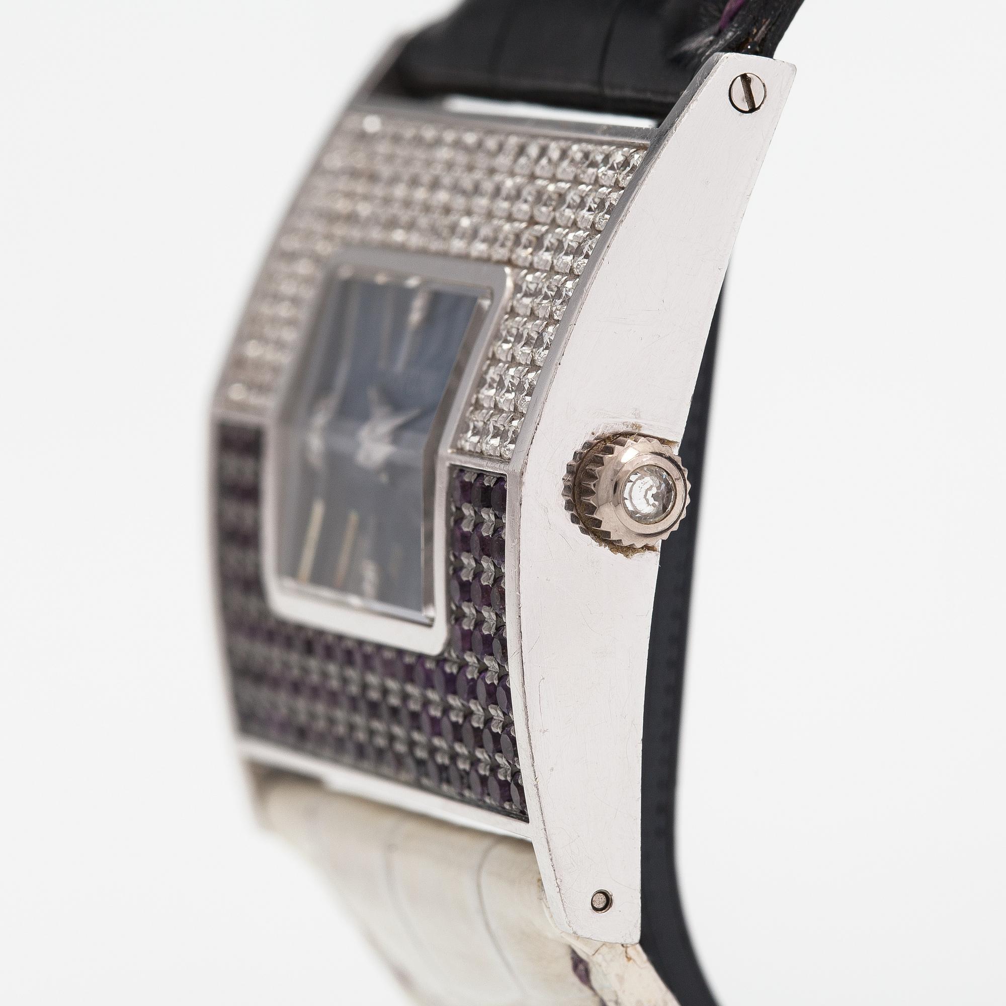 Corum, Facettes, wristwatch, 34 x 29 mm.