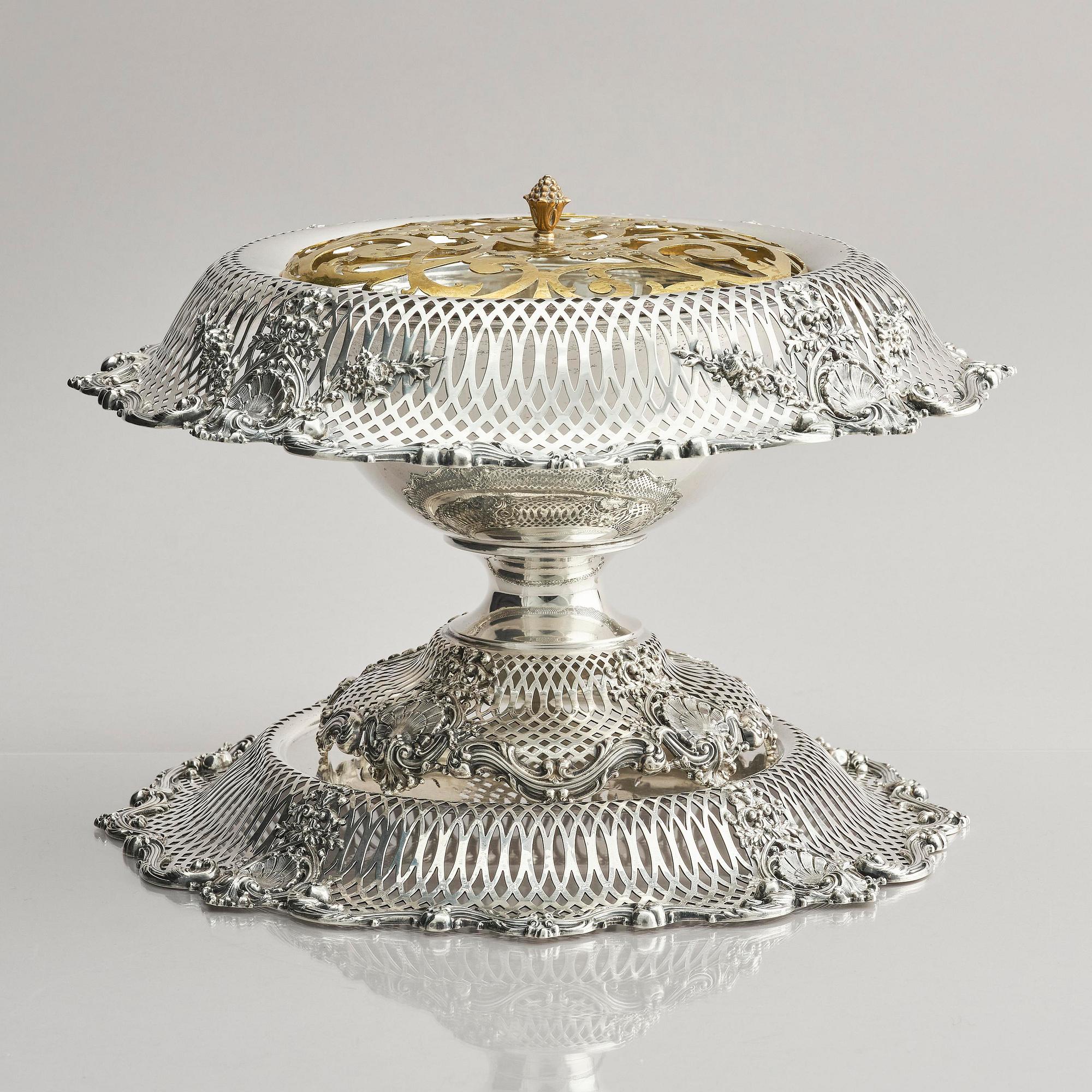Praktskål med fat, sterling silver, Black, Starr & Frost, New York 1874-1908.