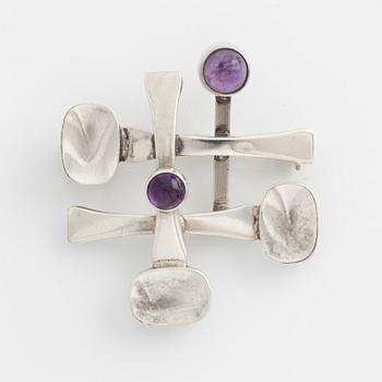 Arvo Saarela, brooch, silver with cabochon-cut amethysts.