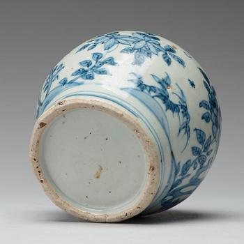 A blue and white jar, Ming dynasty, Wanli (1572-1620).