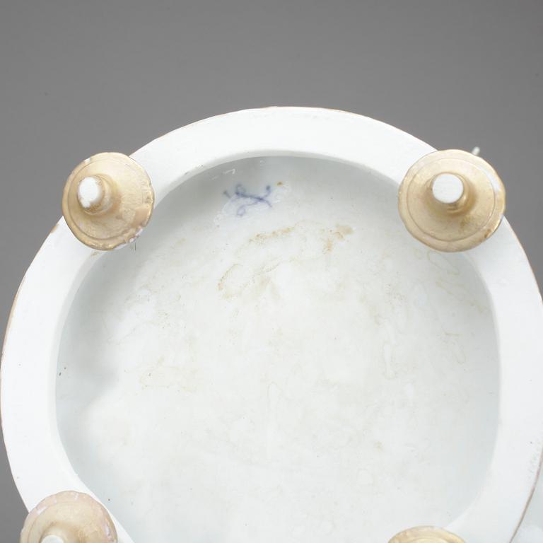 FIGURIN, porslin, Sevrès liknande märke, 1800-tal.