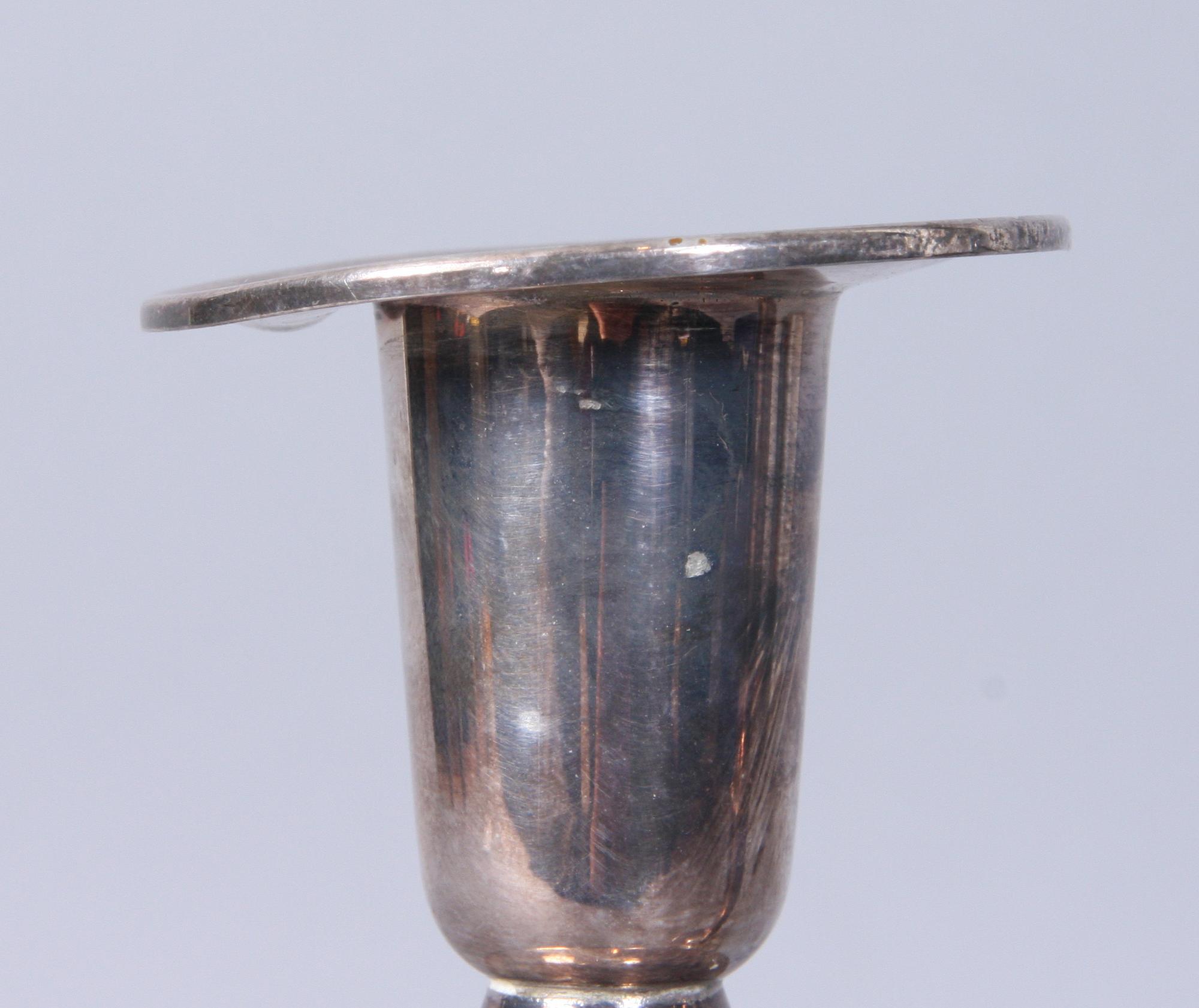 LJUSSTAKAR, ett par, silver, empirstil, 1958.