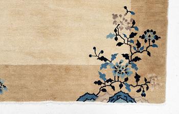 Matta, semiantik Kina, ca 267 x 185 cm.