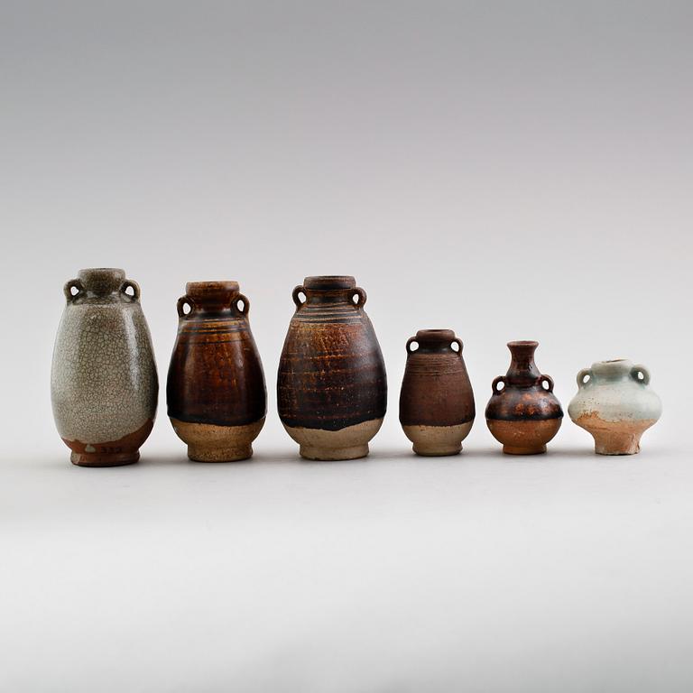VASER, 7 st, stengods, Sawankholok, Thailand, 1400-tal.