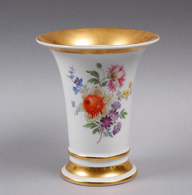 VAS, porslin, Meissen. 1900-tal.