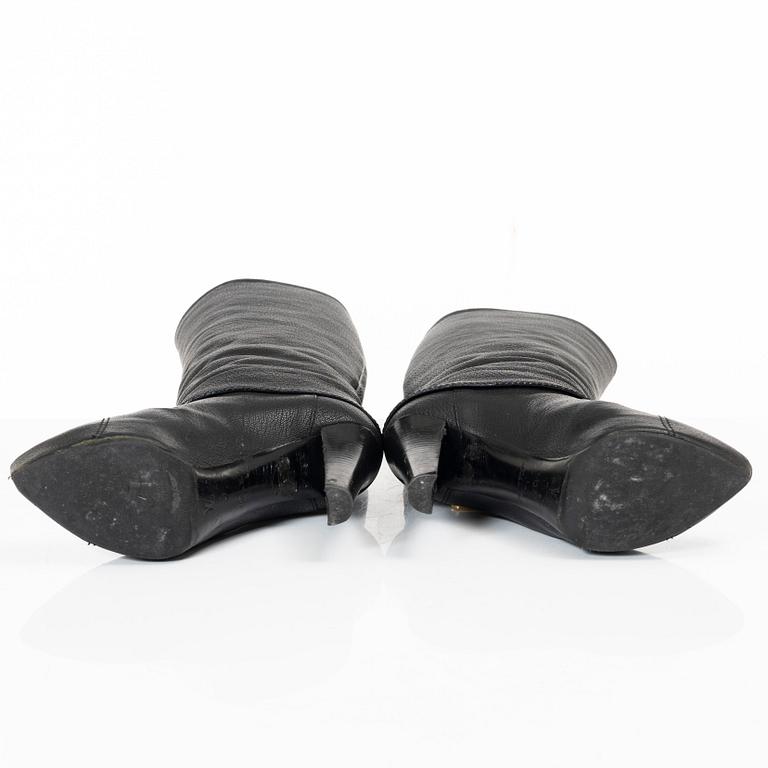 Louis Vuitton, boots, "Queen Grained Leather High Boots", size 37.