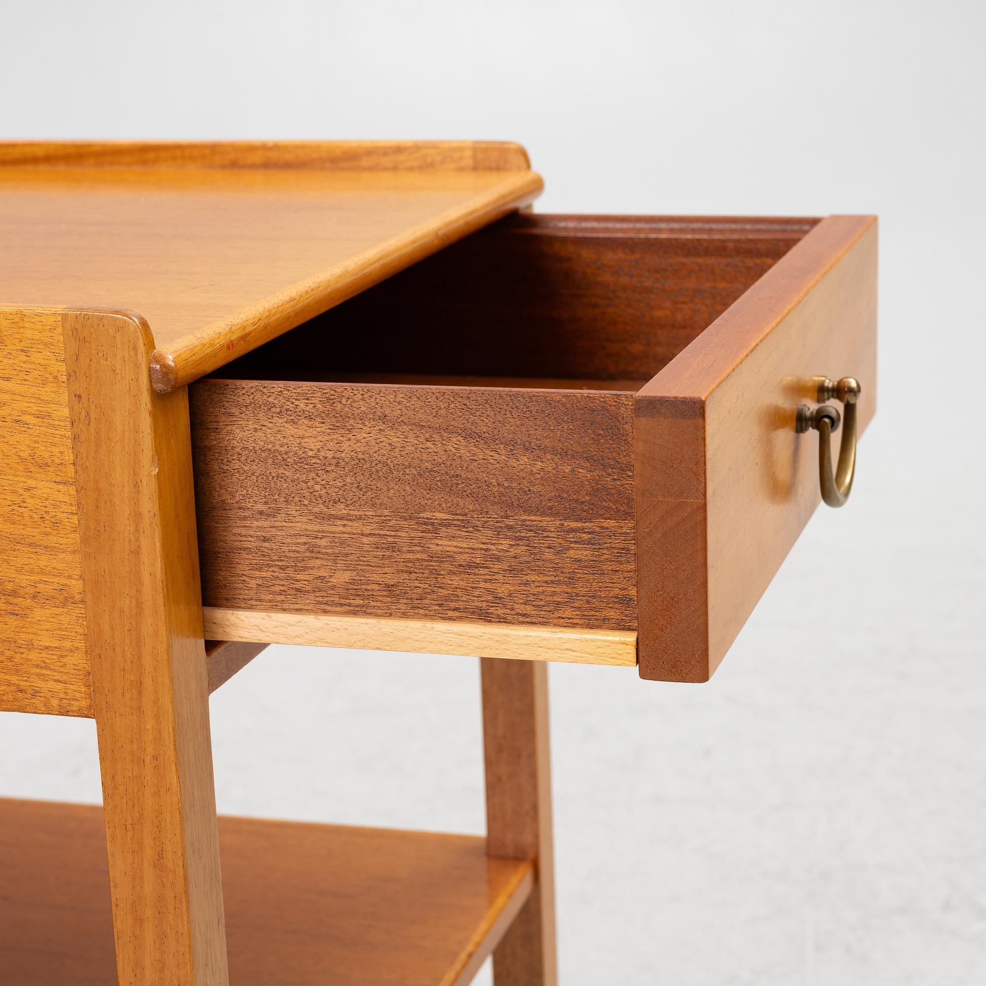 Josef Frank, bedside table, model 914, Svenskt Tenn.