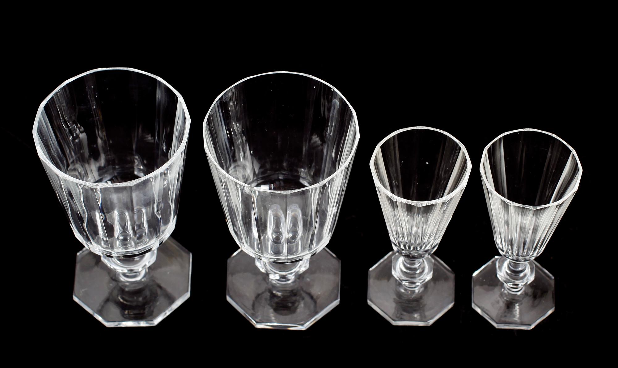 GLAS, 19 st, "Karlberg", Elis Bergh, Kosta.