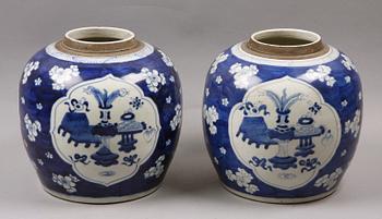BOJANER, ett par, porslin, Kina, 1900/2000-tal.