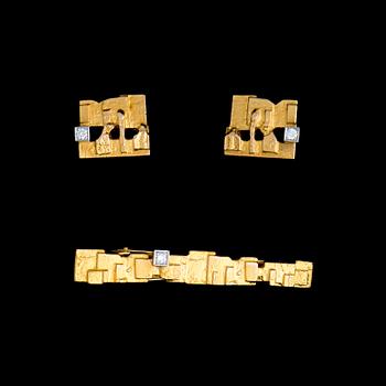 BJÖRN WECKSTRÖM, A TIECLIP AND A PAIR OF CUFFLINKS Crust of Ice, gold 14K with diamonds, Lapponia 1989.