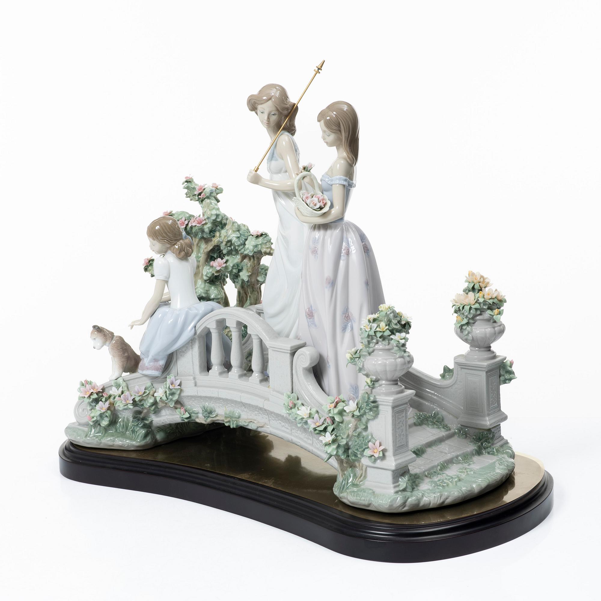 Marco Antonio Noguerón, figurine, "Bridge of Love", Lladró, Spain.
