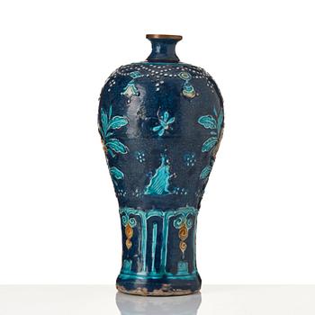 A fahua meiping vase, Ming dynasty (1368-1644).