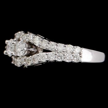 RING, 14 k vitguld, briljantslipade diamanter tot 1.75 ct.