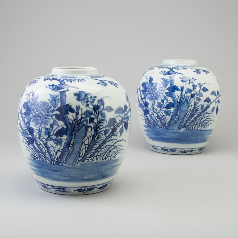 A large pair of blue and white porcelain jars, Qing dynasty, 19th century.