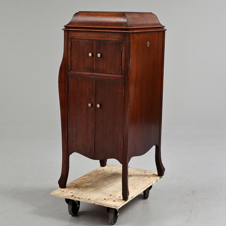 SALONGSGRAMMOFON, "Victrola", Victor Talking Machine Company, USA, 1913.