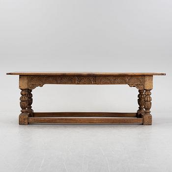 A carved oak Baroque table from around the year 1700.