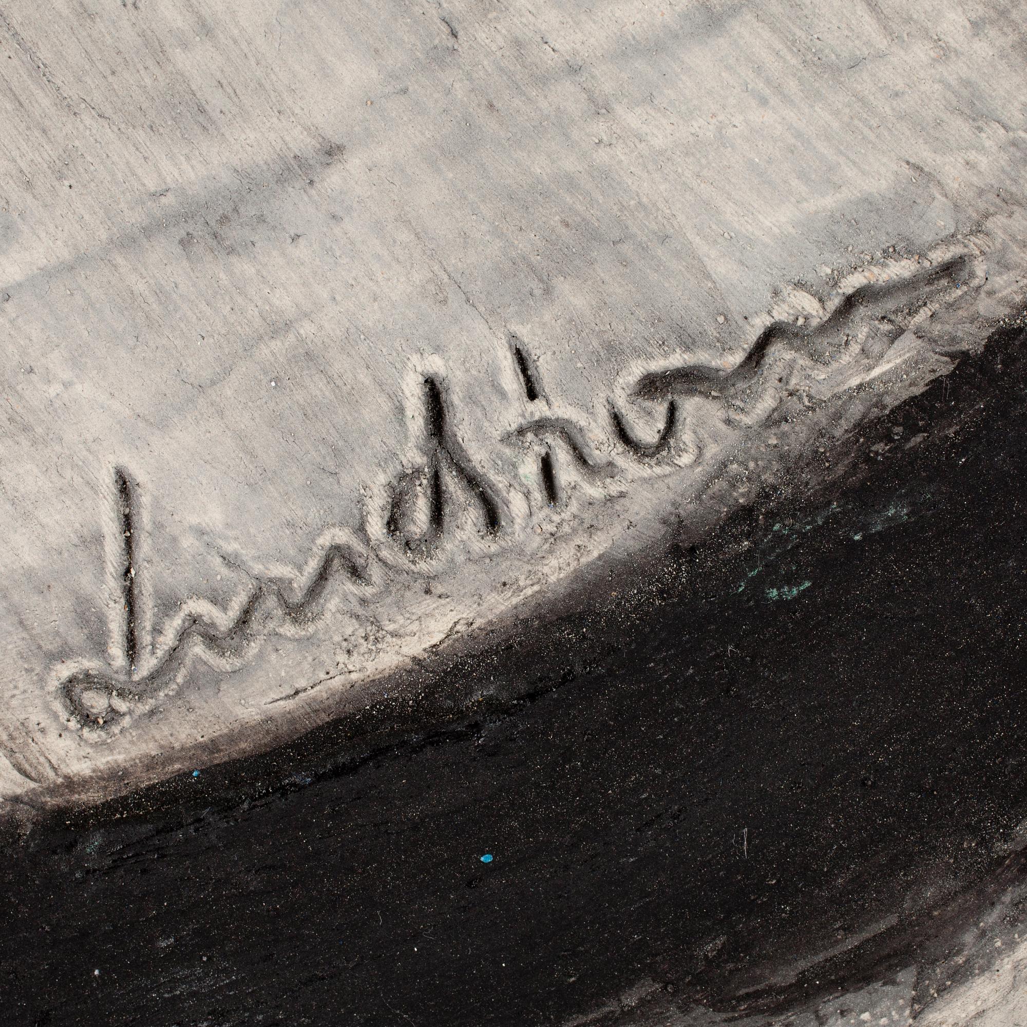 BENGT LINDSTRÖM, bemålad keramikrelief. Signerad Lindström. Numrerad 5/12.