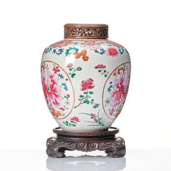 A famille rose jar, Qing dynasty, Qianlong (1736-95).