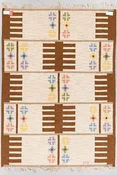 Alice Wallebäck, carpet, flat weave, signed AW, ca 233 x 167 cm.