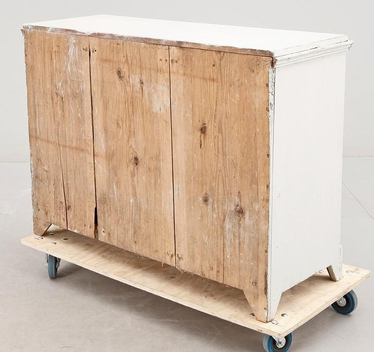 BYRÅ, sengustaviansk, 1800-talets första hälft.