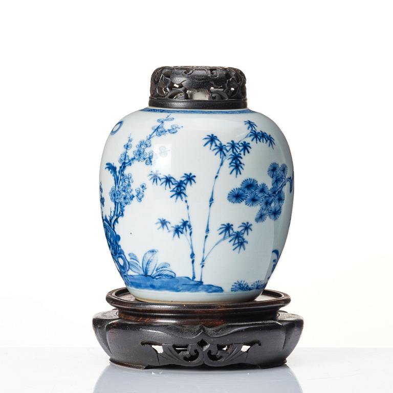 A blue and white jar, 18th century.