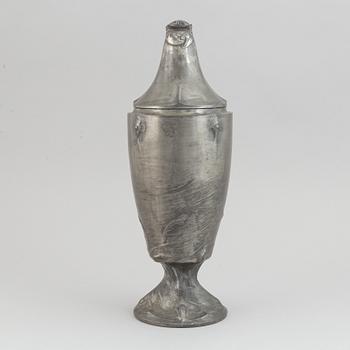 An Art nouveau pewter vase with lid by Schreuder & Olsson, Stockholm, 1909.