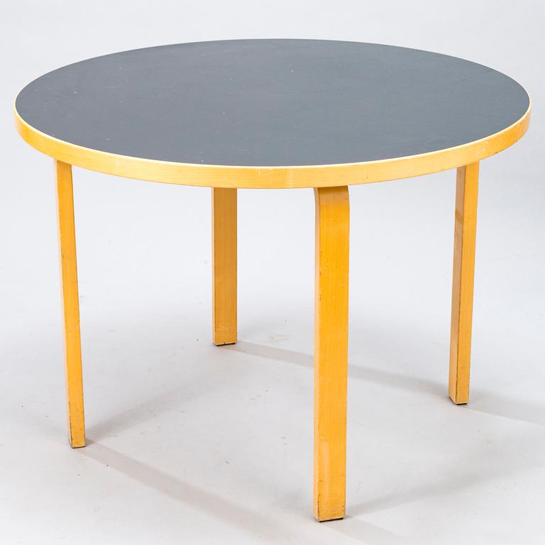 ALVAR AALTO, a mid-20th-century '90A' table for Artek.