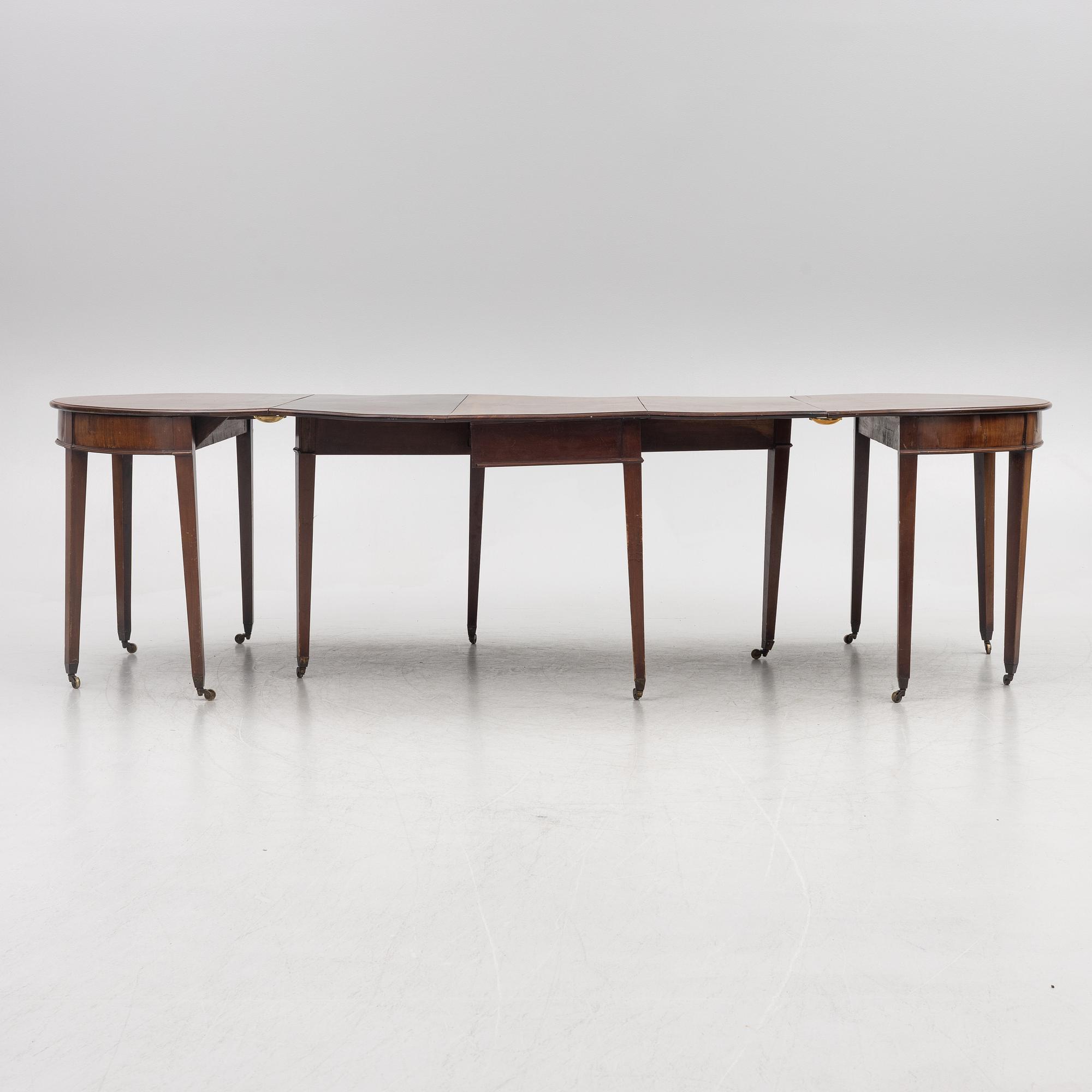 A late Gustavian dining table, 19th century.